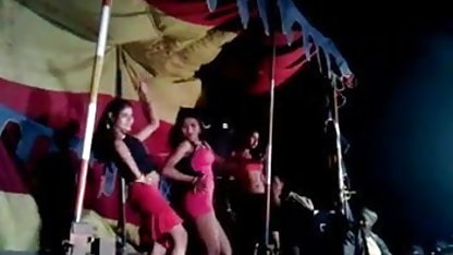 कामुक सेक्सी मूवी देखने की गरमी का मध्य रात के साथ एक सुनहरे बालों वाली