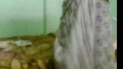 Opi धक्का अपने ट्यूब में वर्जिन योनी मिस पूजा की सेक्सी फिल्म