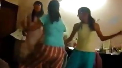 वह fucks उन्हें स्टॉक सेक्सी मूवी जैसी मूवी के माध्यम से