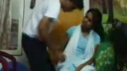 एक दादा सेक्सी फिल्म देना वीडियो में fucks एक किशोरी और के अन्य घड़ियों
