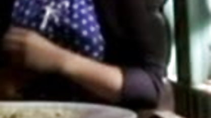 बालों वाली किशोरी के साथ मोटी गांड उंगलियों करीना कपूर का सेक्सी फिल्म उसके छेद