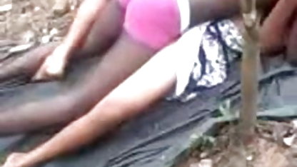 तीन प्रतिभागियों का हिंदी सेक्सी हिंदी सेक्सी फिल्म सम्भोग के साथ इसाबेला क्लार्क