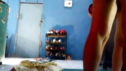 युवा सेक्सी फिल्म हीरोइन की पत्नी itches के ओवन