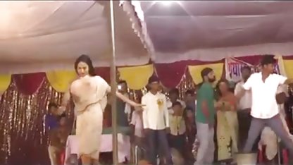 Rosesette पहली फिल्म! फीचर फिल्म सेक्सी लड़कियों का पता लगाने के अपने वासना
