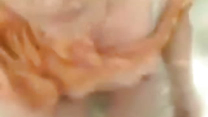मोटी, के साथ बड़े स्तनों के साथ कम्पन सेक्सी हिन्दी फिल्म या उत्तेजना यन्त्र