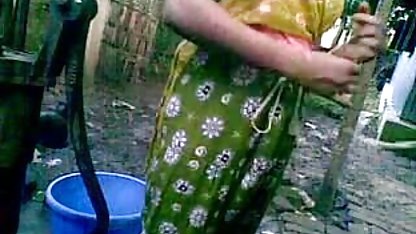 ड्राइंग मॉडल पूरे शरीर का उपयोग दिखाता हिंदी सेक्सी फिल्म पिक्चर है