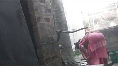 द्वि बेब कोलाहल करते हुए खेलना बाहर बॉलीवुड सेक्सी पिक्चर पर तिकड़ी