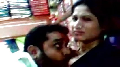 नन्हा घर के बाहर मुख-मैथुन सेक्सी पिक्चर इंग्लिश में सेक्सी