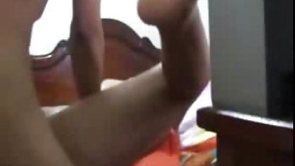 महिला से सेक्सी मूवी हद पता चलता है बंद उसके सेक्सी पैर