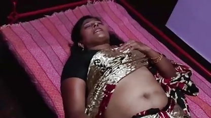 Nylong भागों फिल्म भेजो सेक्सी महिला खेल के साथ analdildo